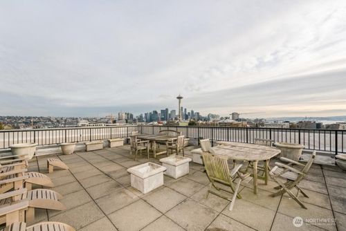 401-720 Queen Anne Ave N, Seattle, WA, 98109-4075 | Card Image
