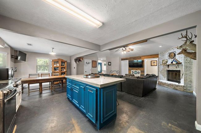 424 Hankamer Loop, House other with 3 bedrooms, 3 bathrooms and 2 parking in Hankamer TX | Image 21