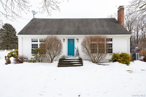12 Valley View Rd, Hyde Park, NY, 12538-1006 | Card Image