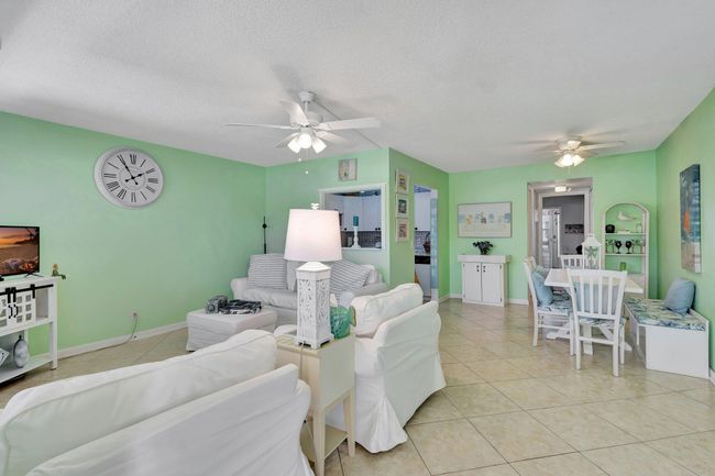 107 Sheffield E, Condo with 1 bedrooms, 2 bathrooms and null parking in West Palm Beach FL | Image 5