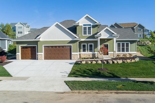 1113 N Division St, Waunakee, WI, 53597-3101 | Card Image