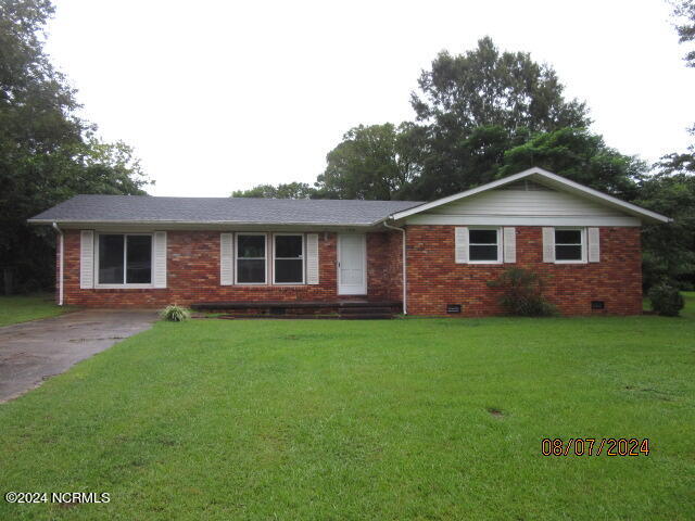 Mewborn Ave, Kinston, NC 28501