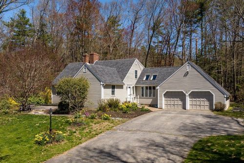 9 Oak Dr, Hampton Falls, NH, 03844-2114 | Card Image