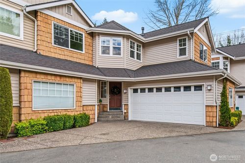 j1-205 Newport Way Nw, Issaquah, WA, 98027-3177 | Card Image