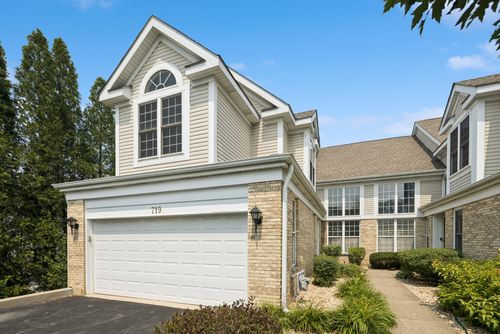 719 Citadel Dr, Westmont, IL, 60559-5510 | Card Image