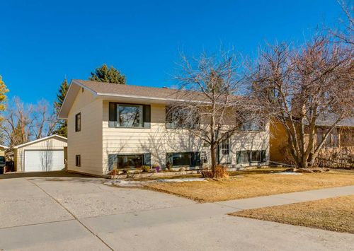10012 Oakfield Dr Sw, Calgary, AB, T2V4B4 | Card Image
