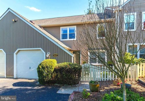 1607 Lakeview Cir, YARDLEY, PA, 19067-5755 | Card Image