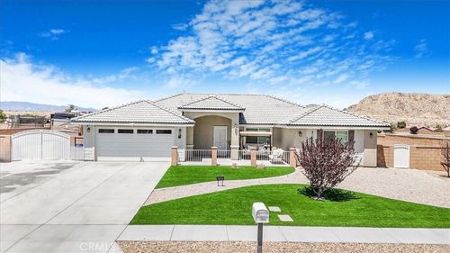 17993 Mondamon Rd, Apple Valley, CA, 92307 | Card Image