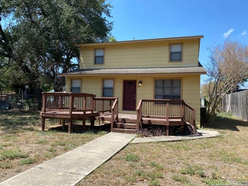 621 Burmeister St, Pleasanton, TX, 78064-3001 | Card Image