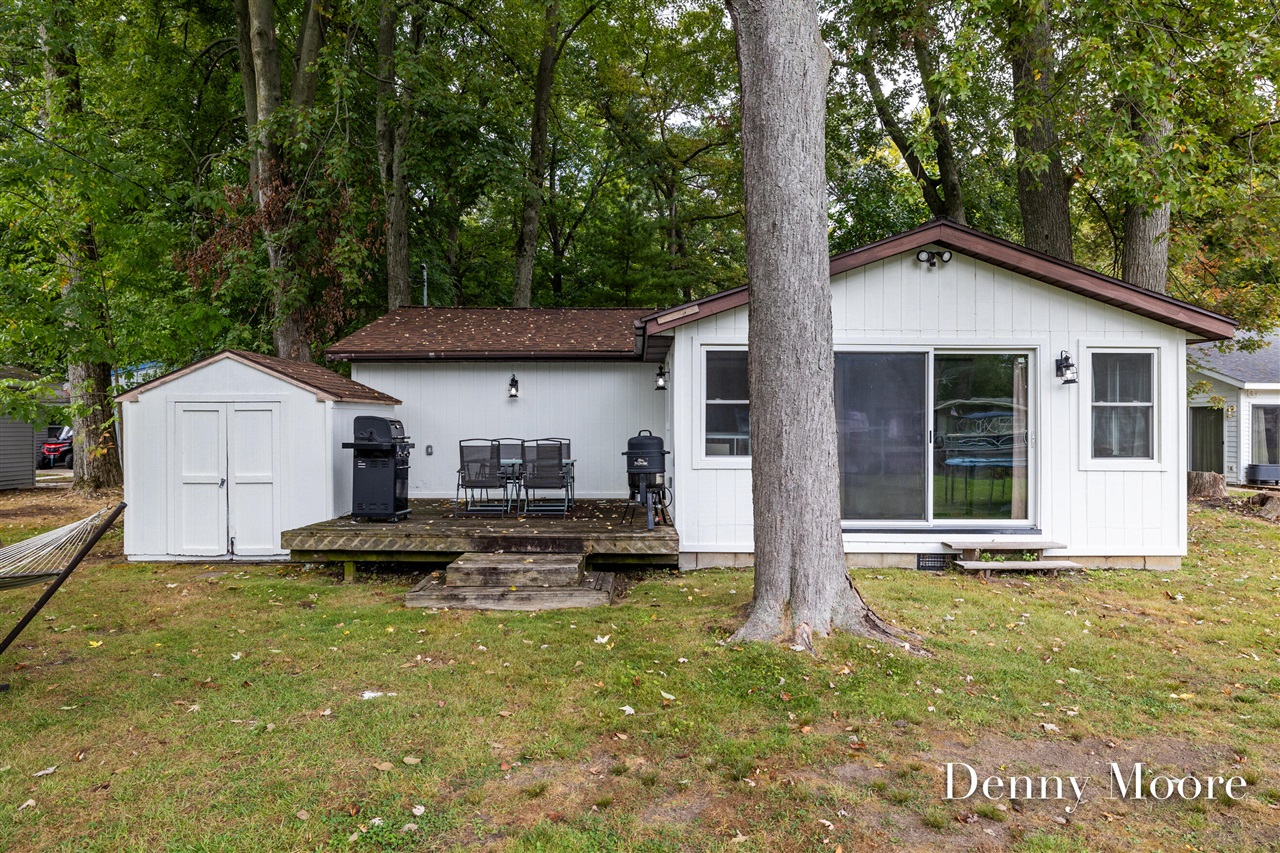 England Dr, Shelbyville, MI 49344
