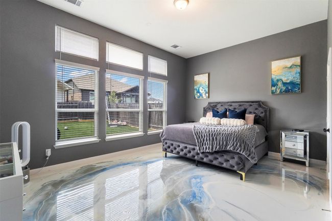 View of bedroom | Image 13