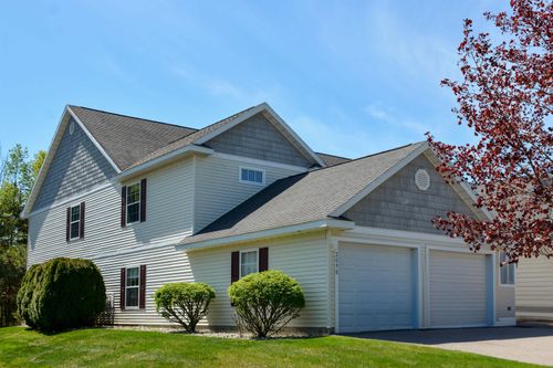 2088 Chelsea Ln, Traverse City, MI, 49685-7084 | Card Image
