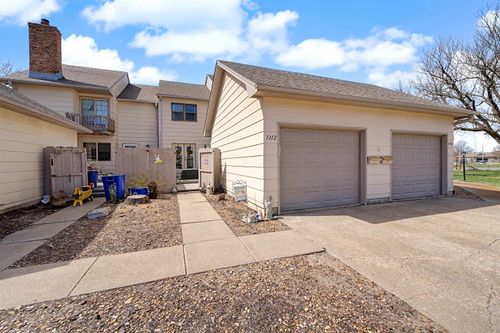 1312 Parkwood Dr, Salina, KS, 67401-6616 | Card Image