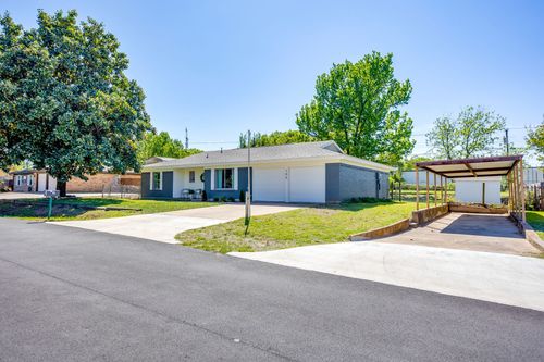 104 Thomas St, Joshua, TX, 76058-3171 | Card Image