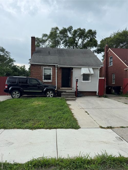 13469 Dwyer St, Detroit, MI, 48212-1358 | Card Image
