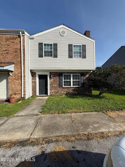 609 Myrtlewood Cir, Jacksonville, NC, 28546-7407 | Card Image