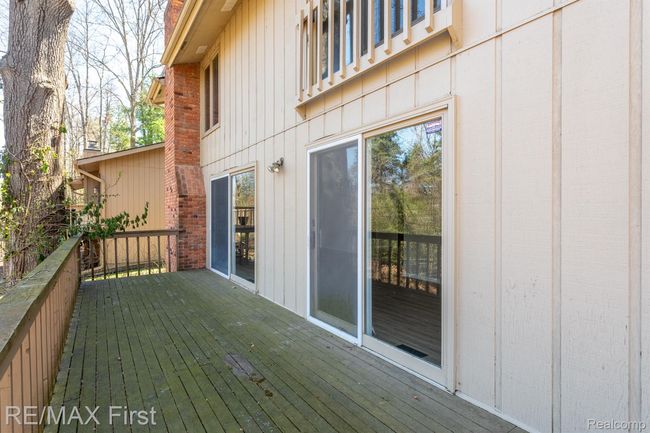 6620 Red Cedar Ln, Condo with 3 bedrooms, 3 bathrooms and null parking in West Bloomfield MI | Image 6