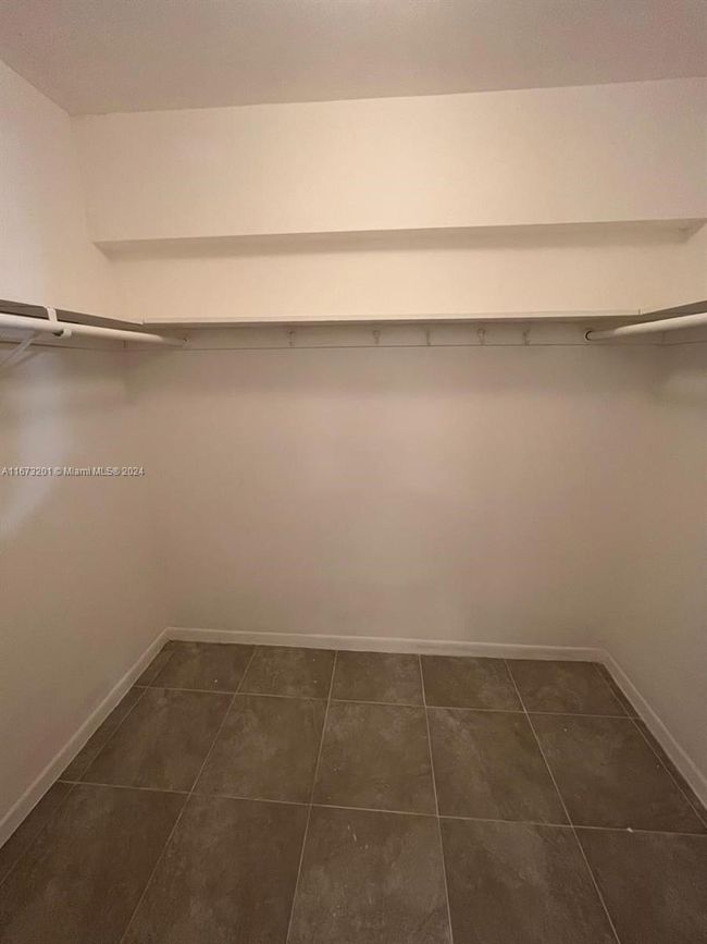 APT-205 - 16508 Ne 26 Th Ave, Condo with 2 bedrooms, 2 bathrooms and null parking in North Miami Beach FL | Image 14