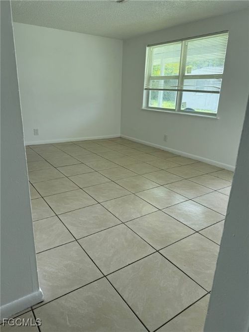 292-286 Lowell Ave, NORTH FORT MYERS, FL, 33917-4055 | Card Image
