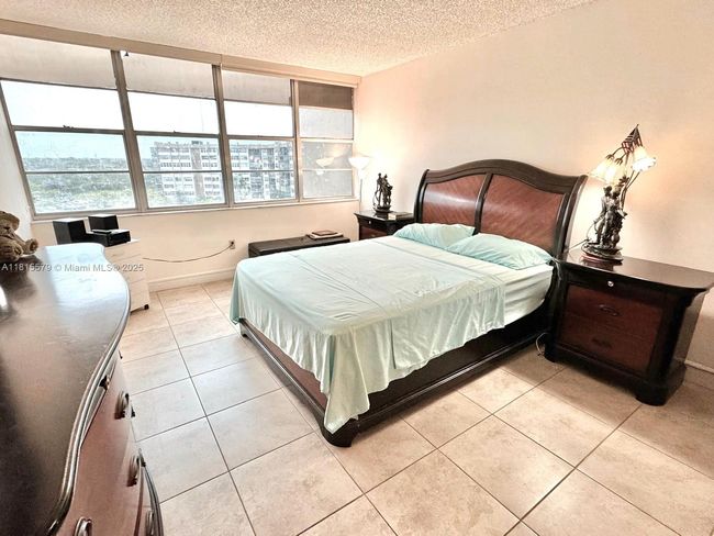 APT-712 - 1100 Saint Charles Pl, Condo with 2 bedrooms, 2 bathrooms and null parking in Pembroke Pines FL | Image 19