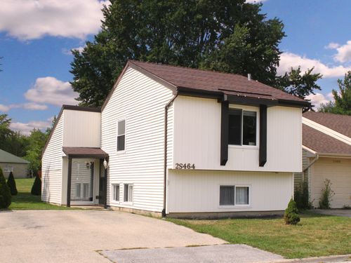 2S464 Cottonwood Ct, Warrenville, IL, 60555-1313 | Card Image