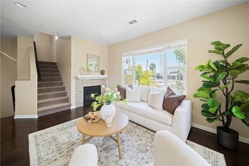 6168 Lincoln Ave, Cypress, CA, 90630-2673 | Card Image