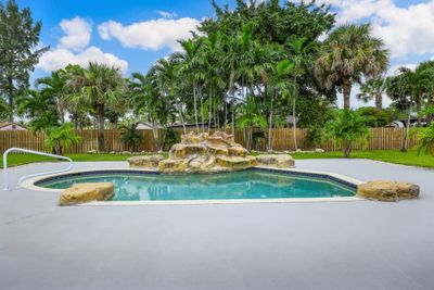 8815 El Paso Drive, House other with 3 bedrooms, 2 bathrooms and null parking in Lake Worth FL | Image 2