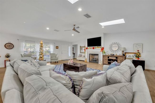 2045 Woody Dr, House other with 5 bedrooms, 3 bathrooms and null parking in WINDERMERE FL | Image 9