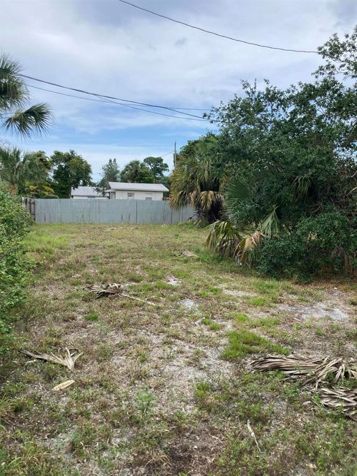 4669 Se May Ave, Stuart, FL, 34997-6868 | Card Image