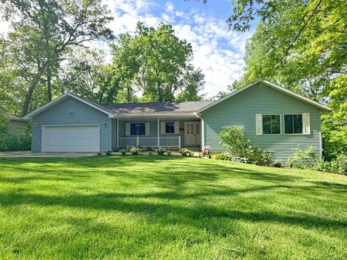 1727 East Hill Road, Decorah, IA, 52101 | Card Image