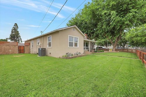 64 Michigan St, Yuba City, CA, 95991-5816 | Card Image