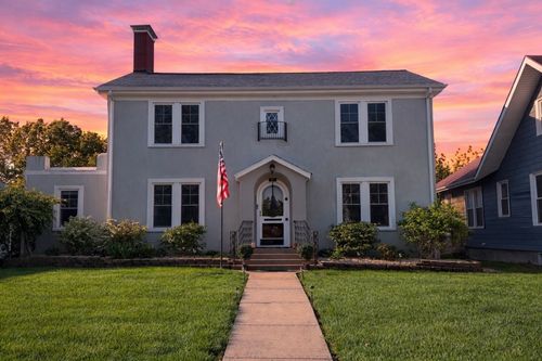 909 E 3rd St, Centralia, IL, 62801-3639 | Card Image