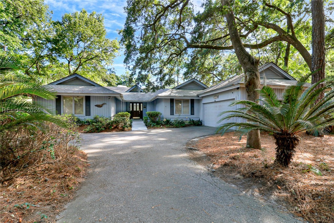 Gloucester Rd, Hilton Head Island, SC 29928