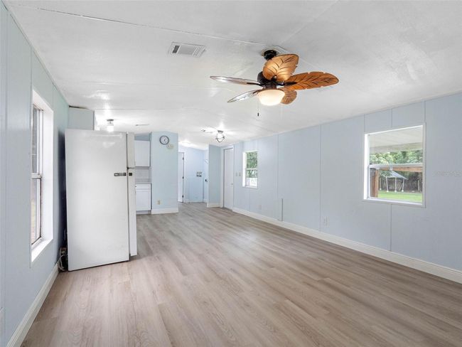 8714 N Meadowview Cir, House other with 2 bedrooms, 2 bathrooms and null parking in Tampa FL | Image 9