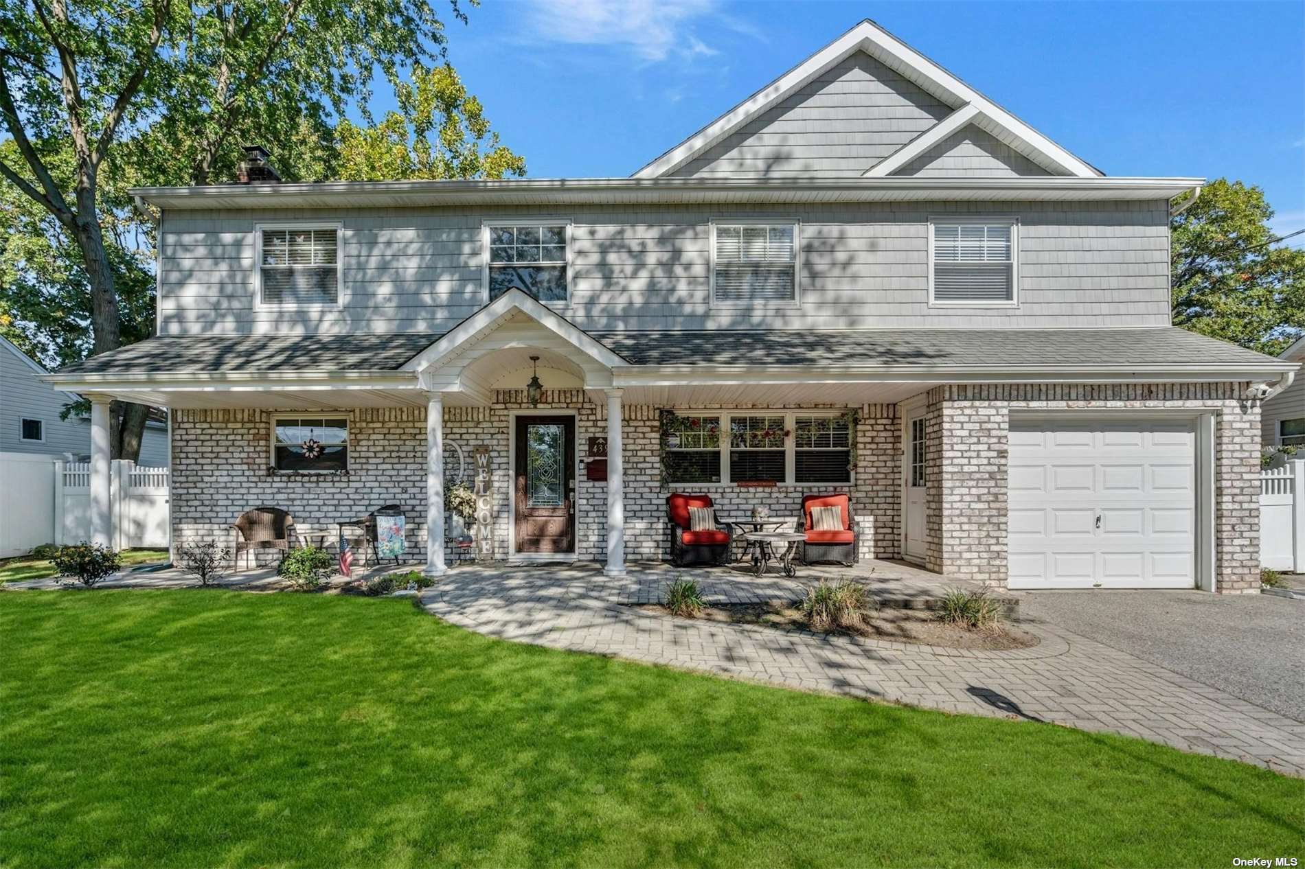 Spruce Ave, West Islip, NY 11795