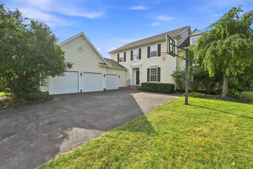 6816 Bishops Wood Dr, New Albany, OH, 43054-8827 | Card Image