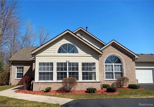 1137 Abbey Ct, Westland, MI, 48185-8521 | Card Image