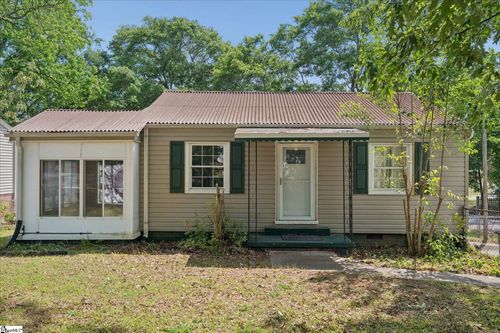 2 Maryland Ave, Greenville, SC, 29611-5623 | Card Image