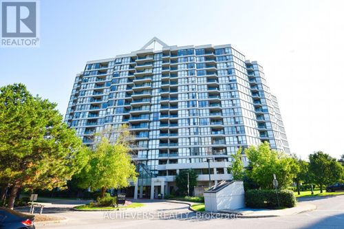 914-1 Rowntree Rd, Etobicoke, ON, M9V5G7 | Card Image