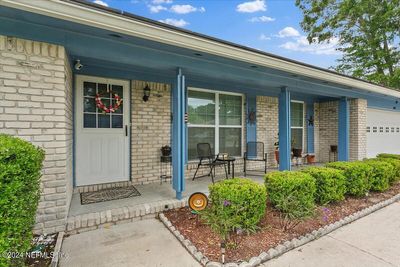 Relaxing Front Porch | Image 2