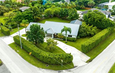 9380 Sw 174th St, House other with 4 bedrooms, 3 bathrooms and null parking in Palmetto Bay FL | Image 2