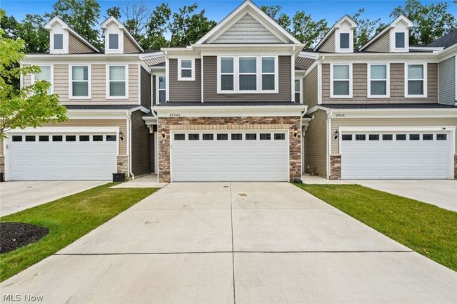 27846 Birchwood Court, Condo with 3 bedrooms, 2 bathrooms and null parking in Westlake OH | Image 1