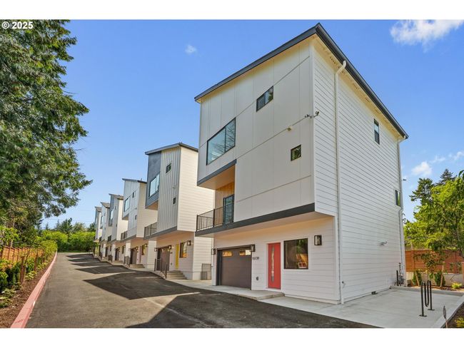 10731 Ne Fremont St, Condo with 4 bedrooms, 4 bathrooms and 1 parking in Portland OR | Image 40
