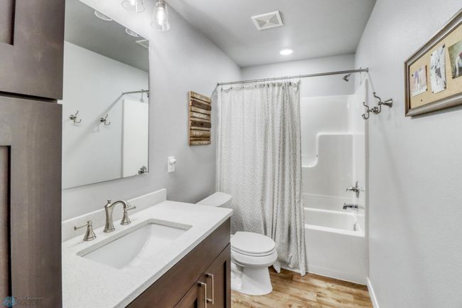 Basement Bathroom1_1.JPG | Image 37