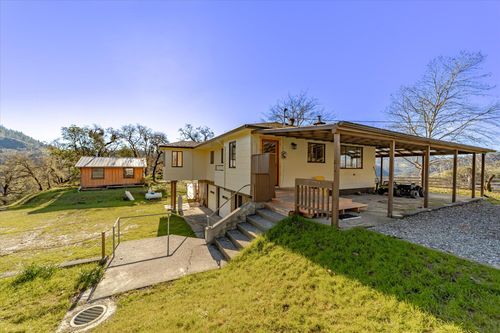 9198 Fort Seward Rd, Blocksburg, CA, 95514-9306 | Card Image