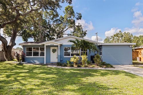 3306 W Louisiana Ave, Tampa, FL, 33614-6647 | Card Image