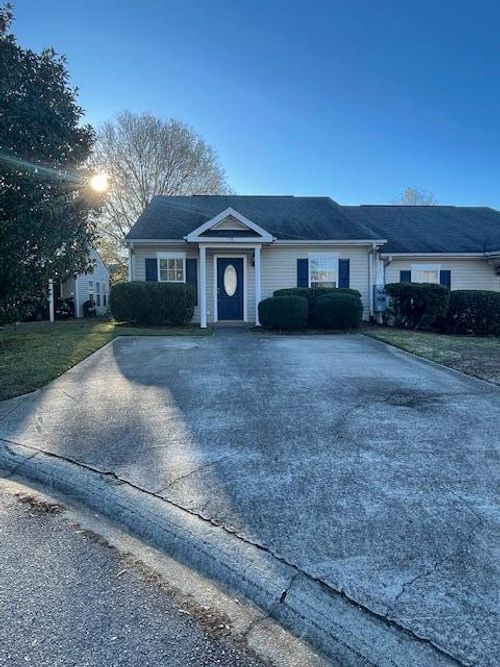 138 W Middlebury Ln Sw, Aiken, SC, 29803-8019 | Card Image