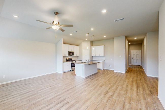 1106 Linwood Dr, House other with 4 bedrooms, 2 bathrooms and null parking in Justin TX | Image 4