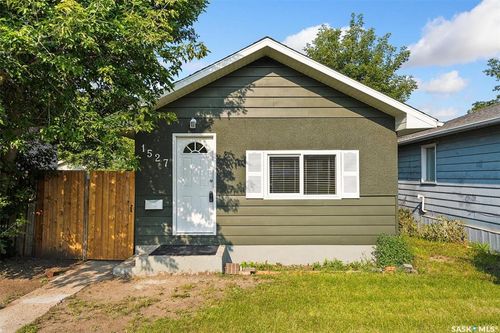 1527 Av G N, Saskatoon, SK, S7L2B1 | Card Image