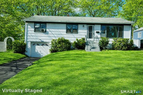 19 Kaye Rd, West Haven, CT, 06516-6534 | Card Image